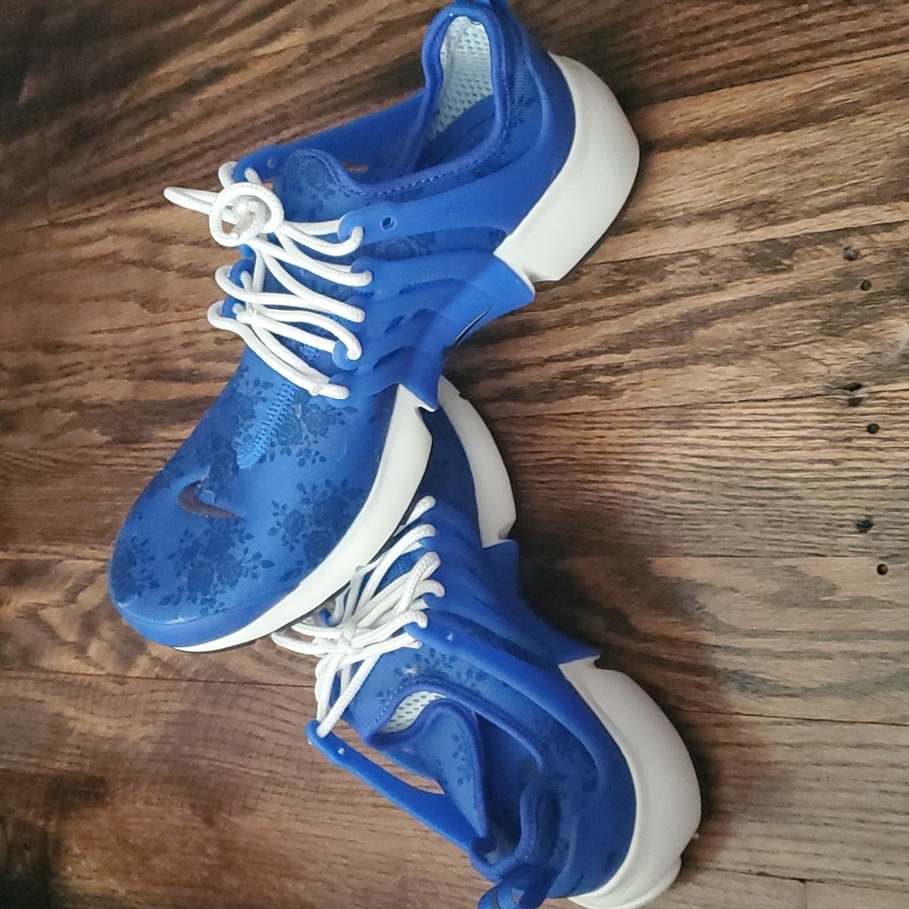 Shoes - Picture 3 of 3
